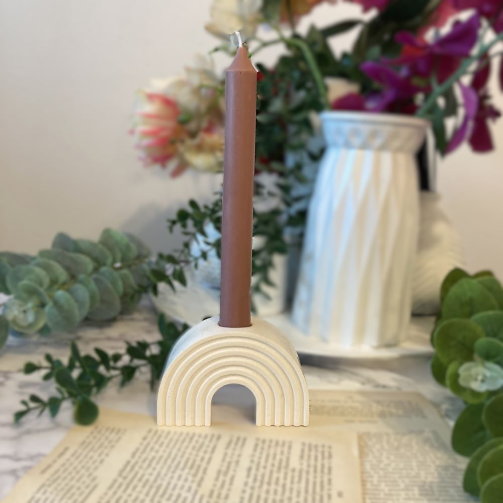 Arch candle holder